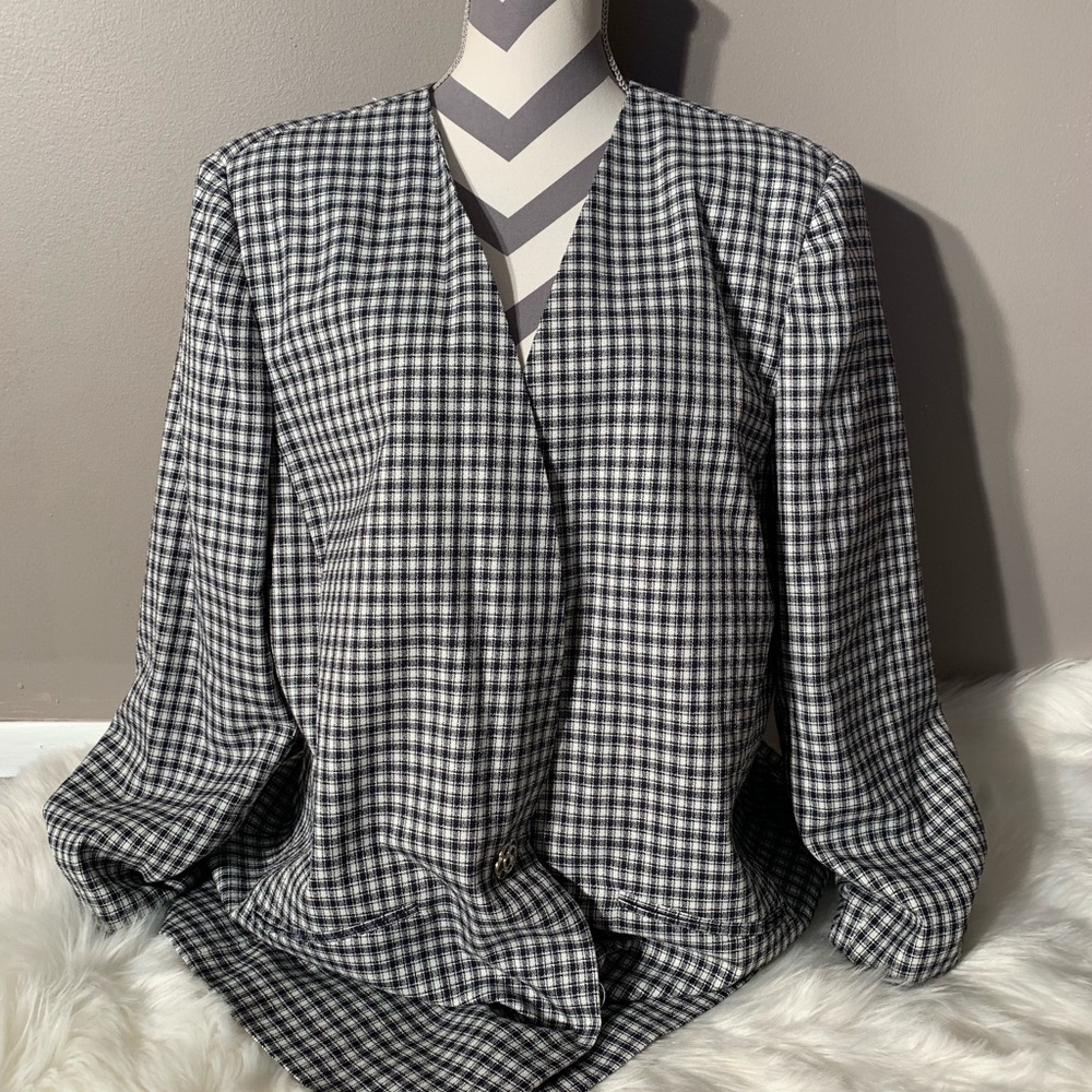 JP Fall Plaid Size 20 Blazer 1 Rose Button